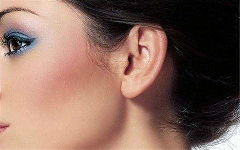 2_副本.jpg 耳垂厚的人有福气吗?有这样耳朵的人不富贵都难
